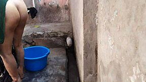 Sexy Big Boobs Bhabhi Bathes Outdoors