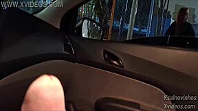 Punheta Arriscada Para Gostosa Na Rua Em Público