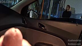 Punheta Arriscada Para Gostosa Na Rua Em Público