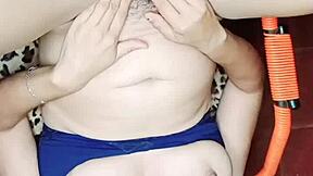 Que c'est bon de sentir ce gros polard bien profond et regarde comme mon sperme gicle