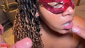 ककॉल्ड हसबैंड अपनी चब्बी वाइफ को तीन लंड से सरप्राइज देता है