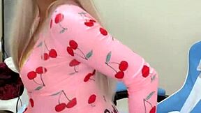 i'm soo hot as a ladyboy transsexual babe