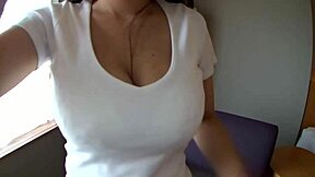 The amateur asian couple explores toys in their full version