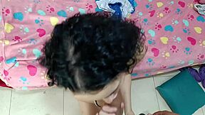 स्टेपसिस्टर डीपथ्रोट्स फिर हार्ड फक होकर फेशियल के लिए