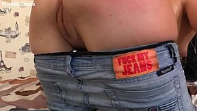 Blonde Waitress Receives Unusual Tip