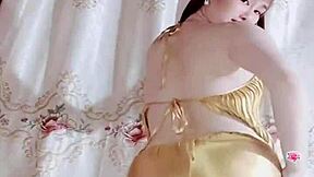 Adolescente Vietnamienne Danse sur Bigo