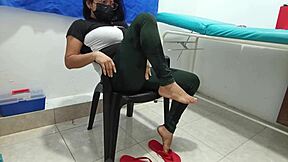 Filmei minha melhor amiga se despindo, ela é tão linda