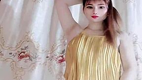 Viet Teen Dances On Bigo