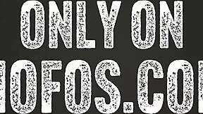 Sia Lust's Standing Pussy Fuck Climax