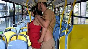 स्टूडेंट को बस में कोने में दबाकर पब्लिक में लिया