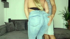 i met her in the elevator now shes in my hotel room naked sex-dater hookup in public