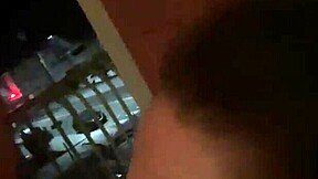 I denne ferie hotel historie hun suger og knaller store pikker slutter med creampie mundfuld