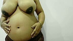 First time pregnant mature pussy hole exposed!