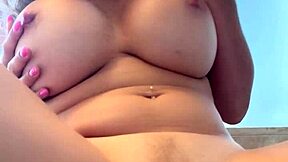 i'm watchin lenushka doll fuckin herself with glass dildo close up