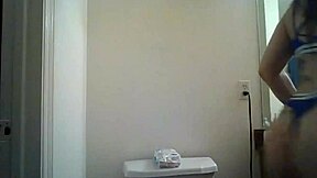 ramming pussy close up on webcam