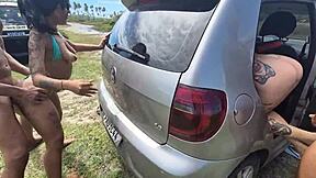 Carona Em Troca De Sexo - Eles Param O Carro Pra Me Foder No Meio Do Mato