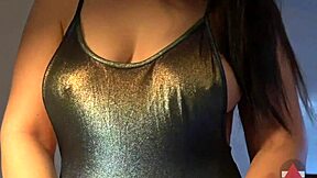 swimsuit babe with belly button spray fetish