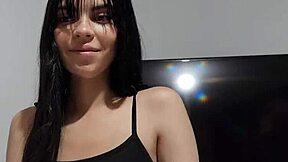 लॉरा को डिल्डो से ज्यादा बड़ा लंड पसंद