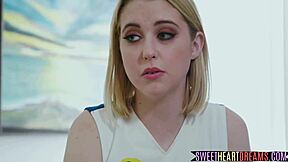 Teen Cheerleader Gets Oral Pleasure From Babe.