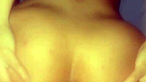 Fudendo a rabuda cacheada na madrugada