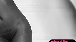 Petite Ebony Milf Flaunts Nude Body In Dance Class