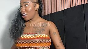 Sesión JOI guiada con puta cachonda te hace dudar aguantar semen