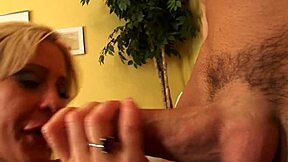 למה רופאה מילף פילישיה אן מבקרת אצל הרופא לייעוץ יסודי