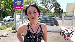 leila 18ans masturbates before getting fucked