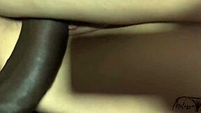 Enteado Se Aproveita Da Madrasta Enquanto Ela Fala Com Seu Marido No Smartphone!