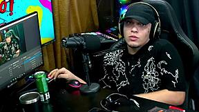 Victoria Camargo Arrives in Sensual Clothes and Strips