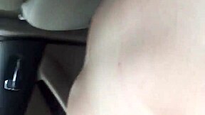 Big ass gets covered in cum 😏