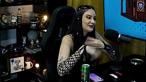 Victoria Camargo Arrives in Sensual Clothes and Strips