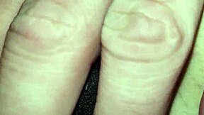 man licks 18yo pussy close up during first seduction