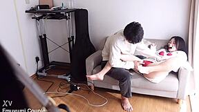 【初体験】小柄な巨乳jdが初めての手マンポルチオ開発されて何度も大量潮吹き