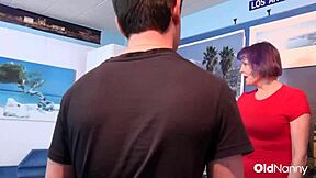 Tigger milf gives sloppy blowjob and hardcore fucking!