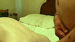 wife likes her pussy stretched and played with in amateur foreplay