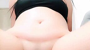 younger sister records porn twerking on big thick dick and cumming 😈