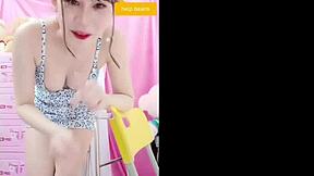 livestream uplive hot girl performs sexy show