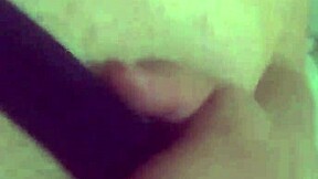 Masturbacion en la manana con tetas latinas