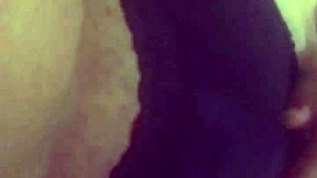 Masturbacion en la manana con tetas latinas