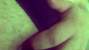 Masturbacion en la manana con tetas latinas