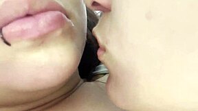 Jugando con hacernos cositas ricas lesbico