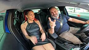 ela entra na carona para dar apenas o c� - lua baiana