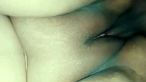 Mi esposa tiene vagina apretada que me hace sentir emociones intensas