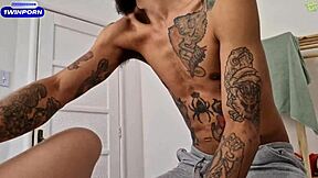 Fiz ela gozar no meu pau e meu amigo ficou espiando