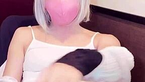 【個撮】マスク美女の女装が配信しながらオナニーする動画