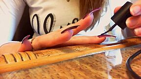 asmr unghie lunghe video sexy mani ed unghie