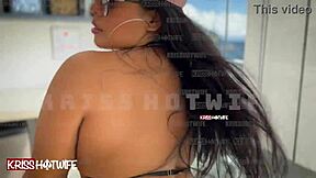 sou uma puta casada exibindo na rua nuazinha na varanda