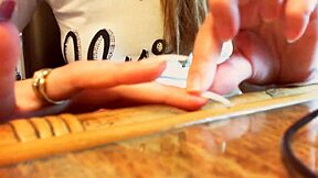 asmr unghie lunghe video sexy mani ed unghie