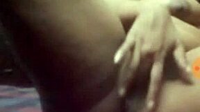 Desi Boy And Aunty Having Fun In Video Sex